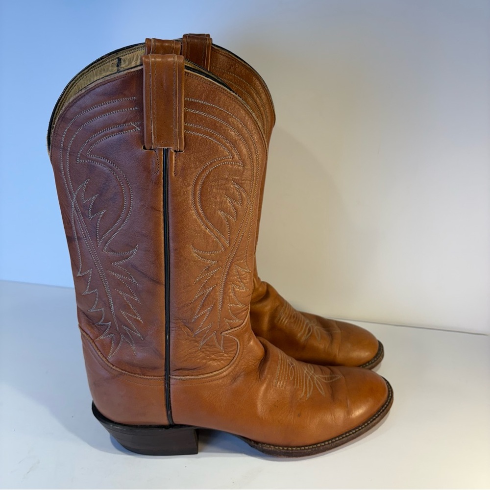 Vintage Tony Lama Brown Western Boots with Stitching Style # 6116 - Picture 4 of 10